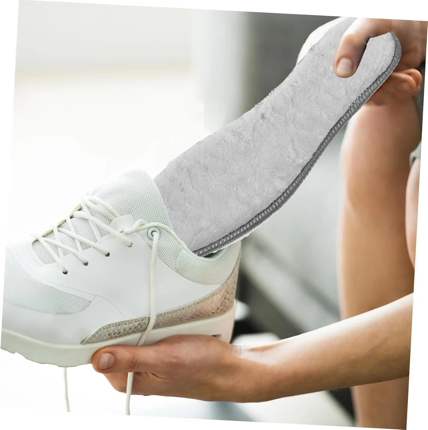 4 Pairs Thick Plush Warm Insoles for Shoes Ergonomic Cushioned Inserts with Non Slip Bottom for Winter Comfort and Insulation