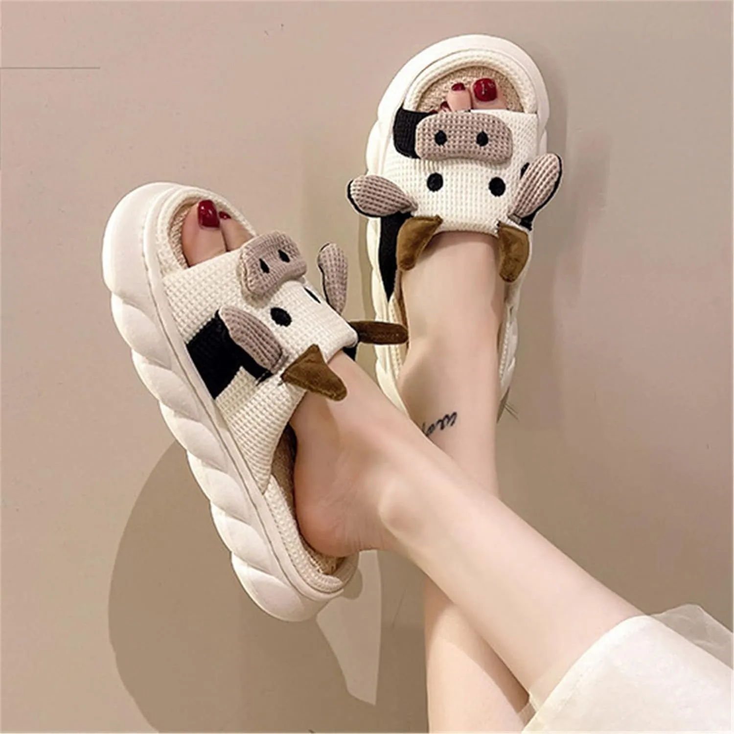 AZCHEN Women's Animal Cartoon Pig Slippers - Cute and Comfortable Linen Plush Slippers for Home