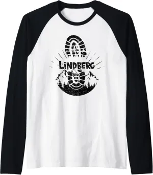 Hiking In Lindberg Germany Vacation Hiker Raglan Baseball Tee