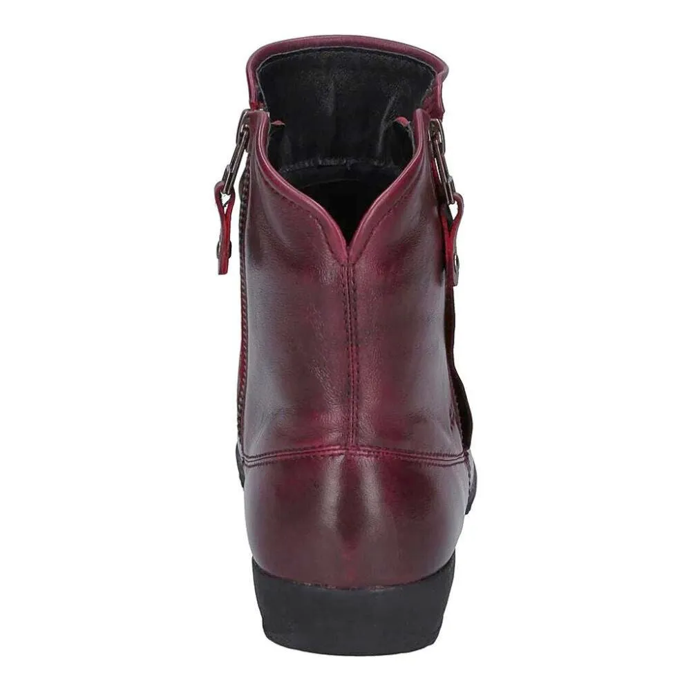 JOSEF SEIBEL NALY 24 AMARENA