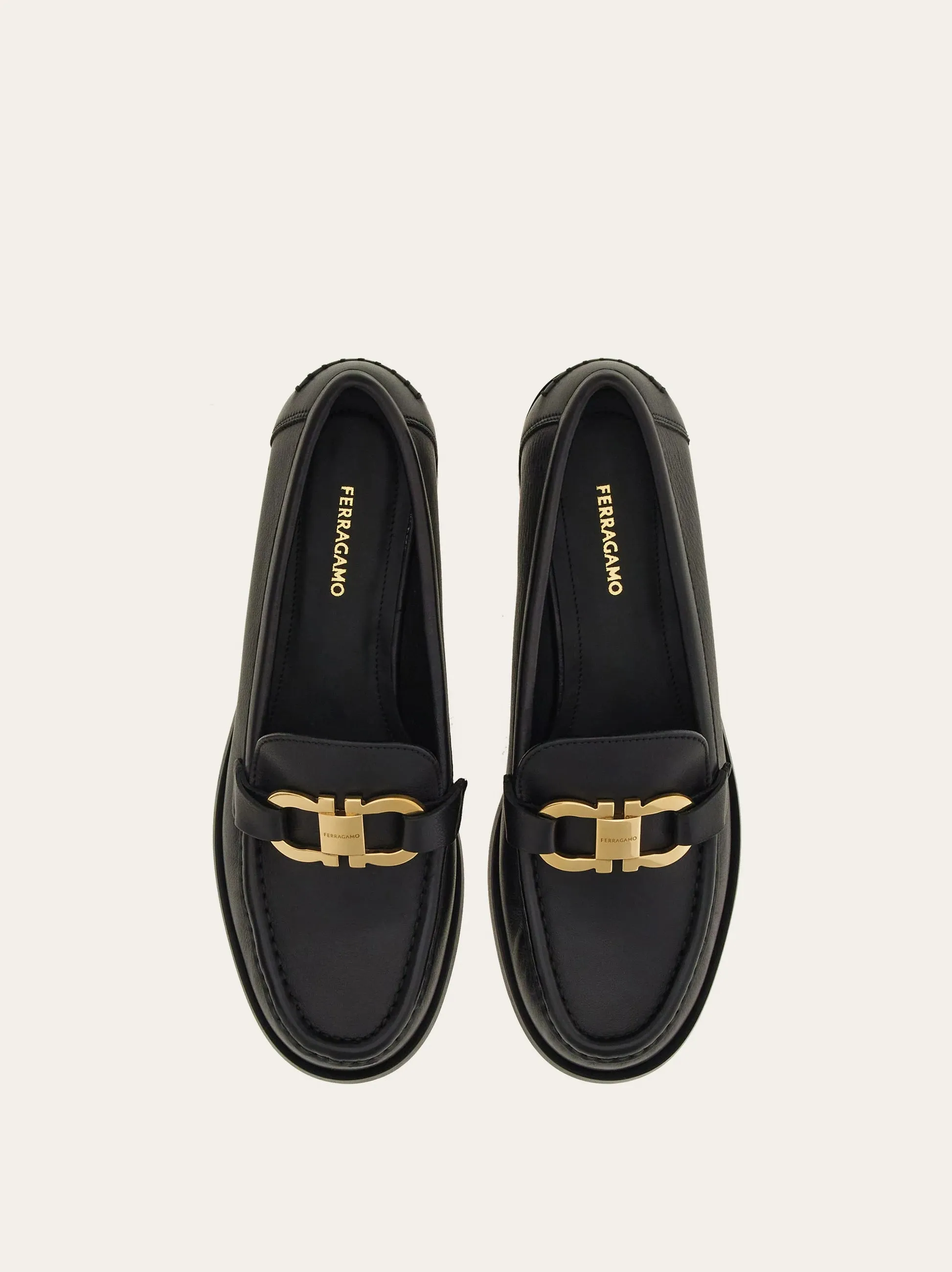 Maryan in Nero