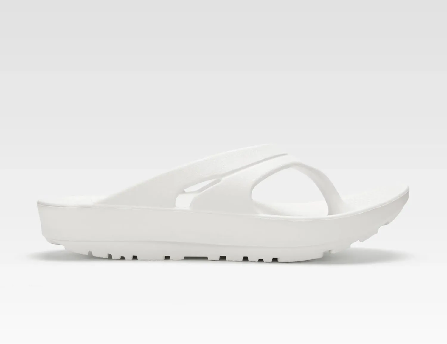 Oka Unisex Sustainable Lightweight USA Made Recovery Flip Flops