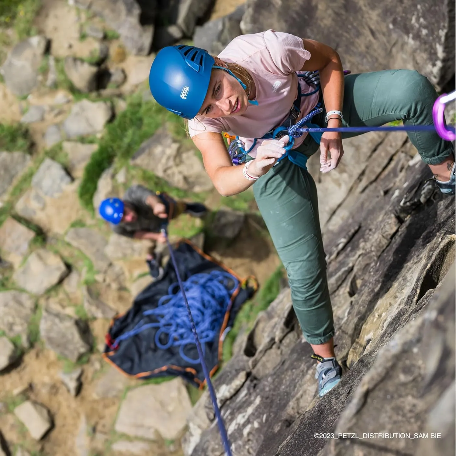 Petzl DJINN AXESS Quickdraw - Durable, Lightweight Quickdraw for Sport, Trad, and Aid Climbing