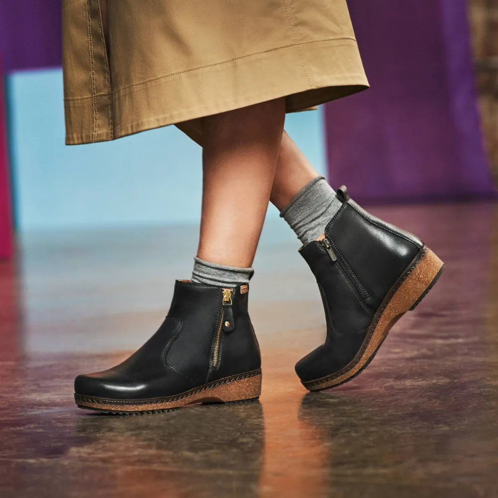 Pikolinos Granada Black Leather Boot (Women's)