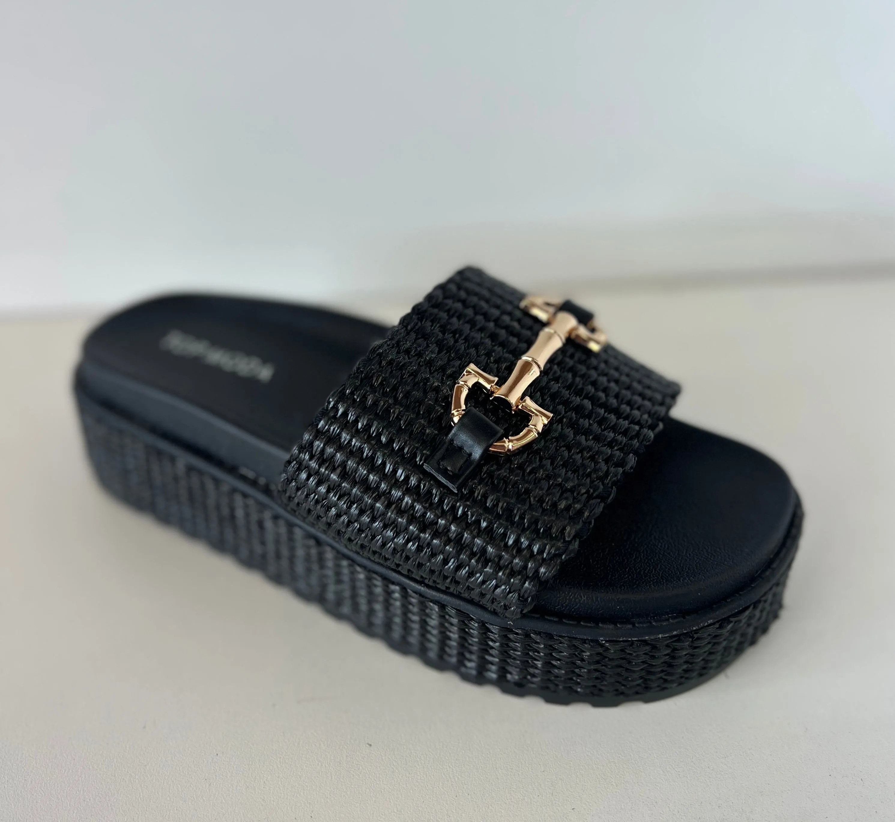 TRACI-36 Black Raffia