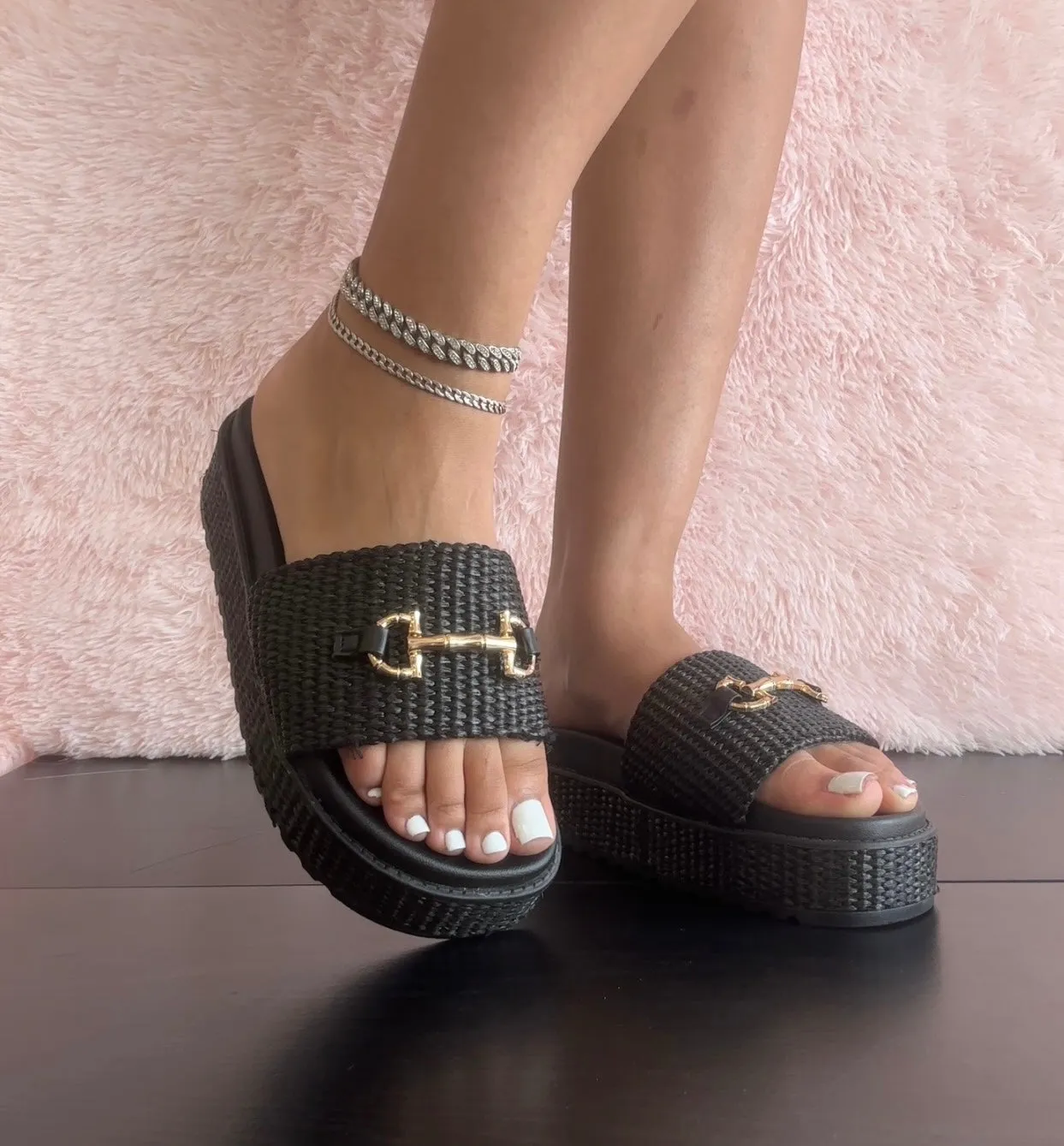 TRACI-36 Black Raffia