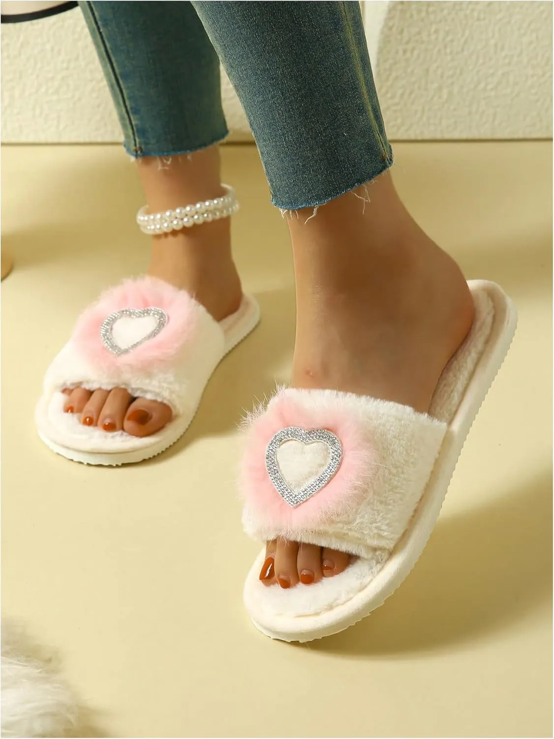 Verdusa Women's Rhinestone Heart Fuzzy Slippers Slip On Open Toe Indoor Home Slipper Shoes