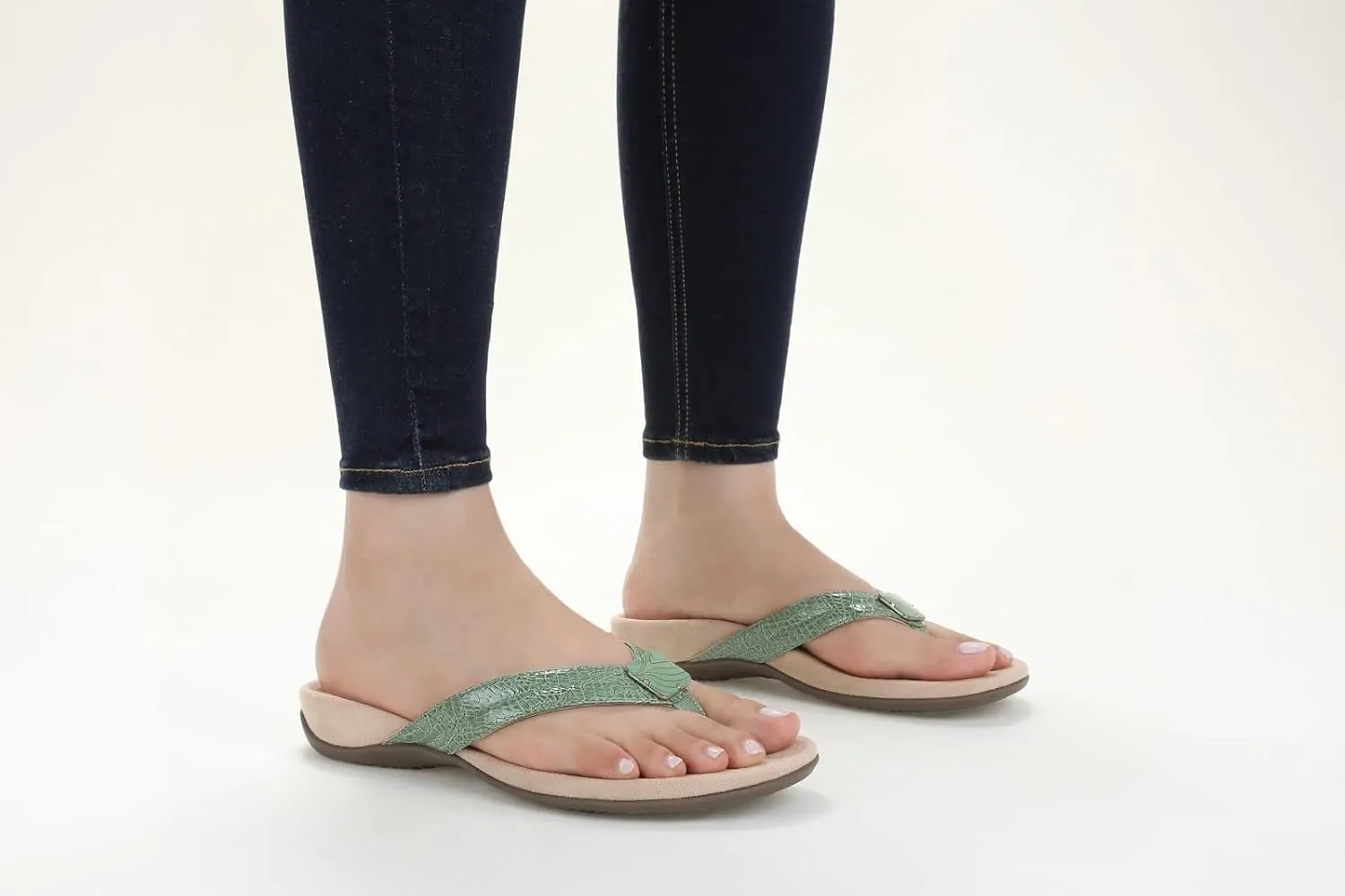 Vionic Avena Women's Arch Supportive Flip Flop Orthotic Sandal