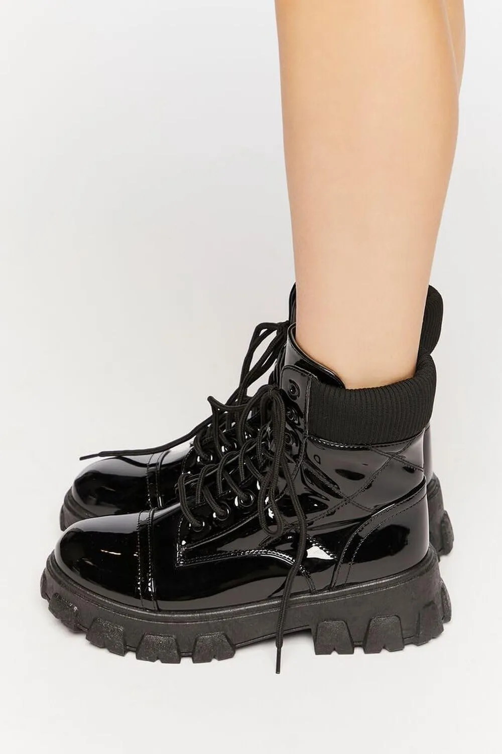 Wild Diva Presley-31 Womens Lug Sole Ankle Combat & Lace-up Boots
