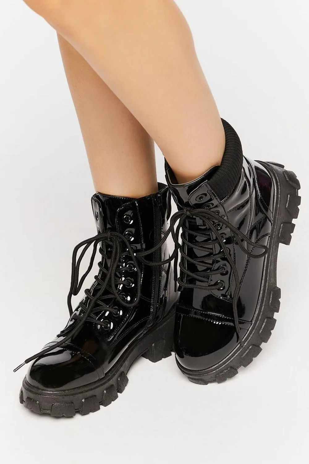 Wild Diva Presley-31 Womens Lug Sole Ankle Combat & Lace-up Boots