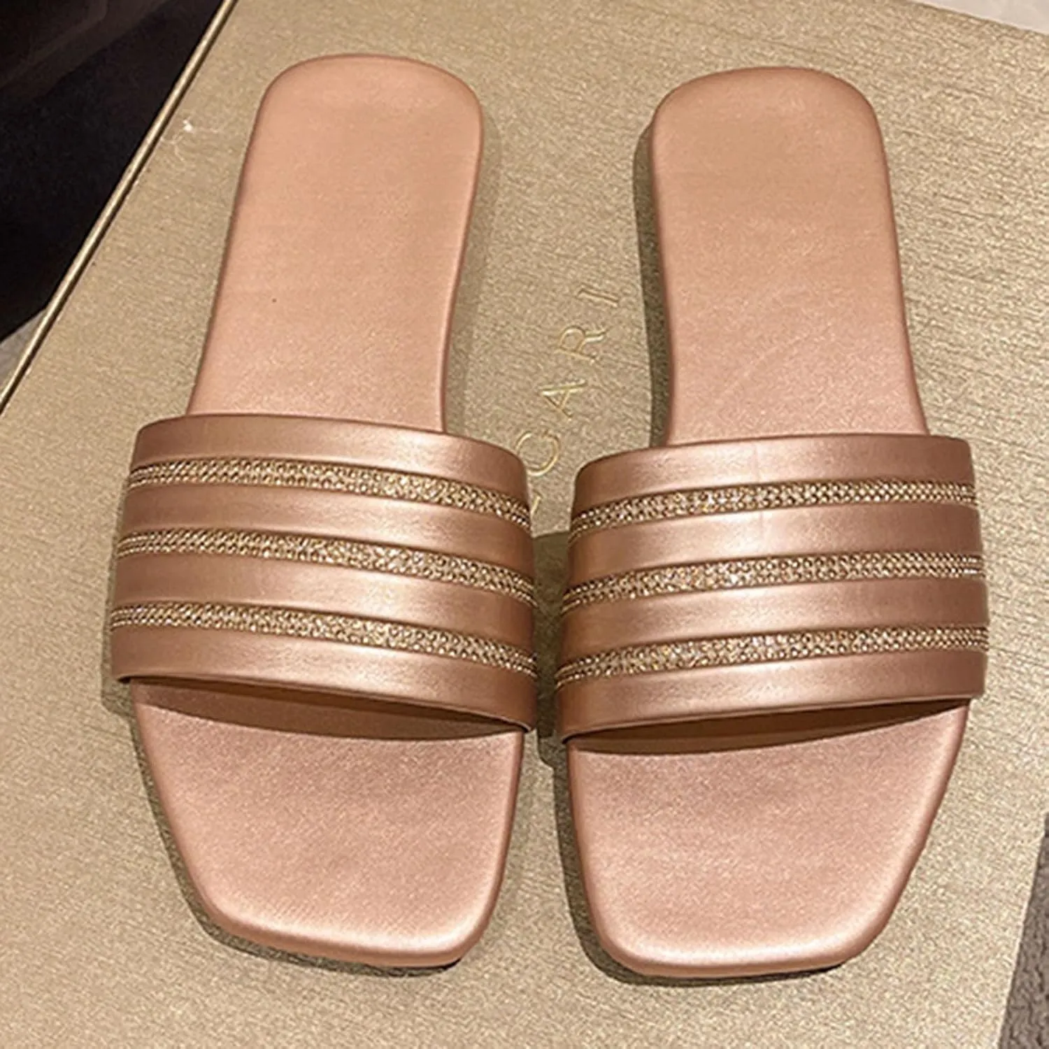 Womens Square Toe Slides Elegant Flat Sandals Comfort Casual Slip on Slippers Summer Vacation Sandal 2025 Trendy