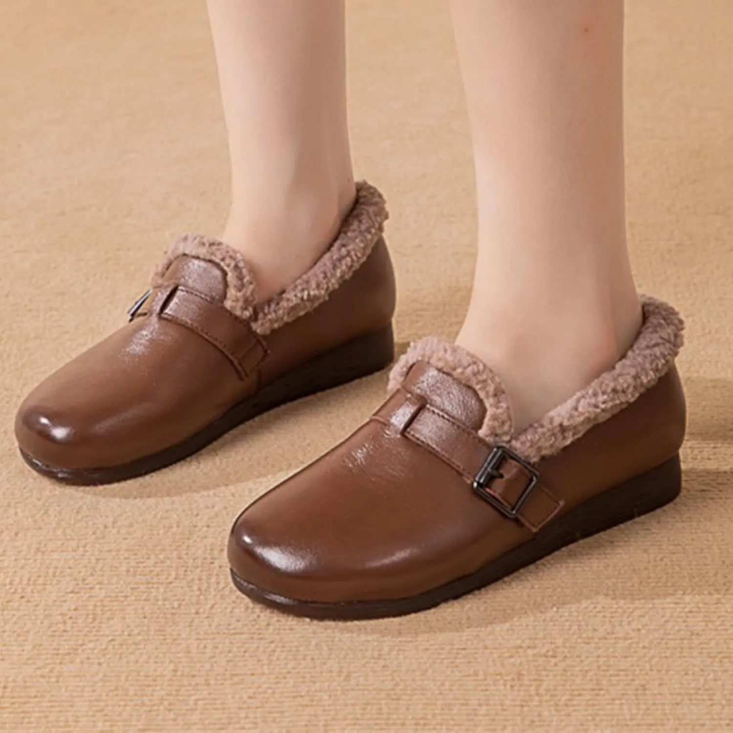 Women's Winter Moccasins Shoes,Lightweight Cozy Fuzzy Lined Non-Slip Softsole Metal Buckle Leather Casual Flat Slippers