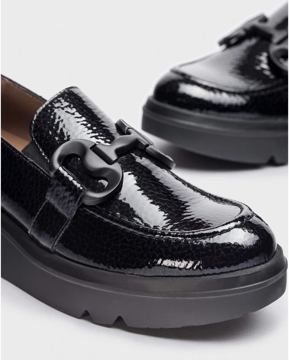 Wonders Mia black patent loafer