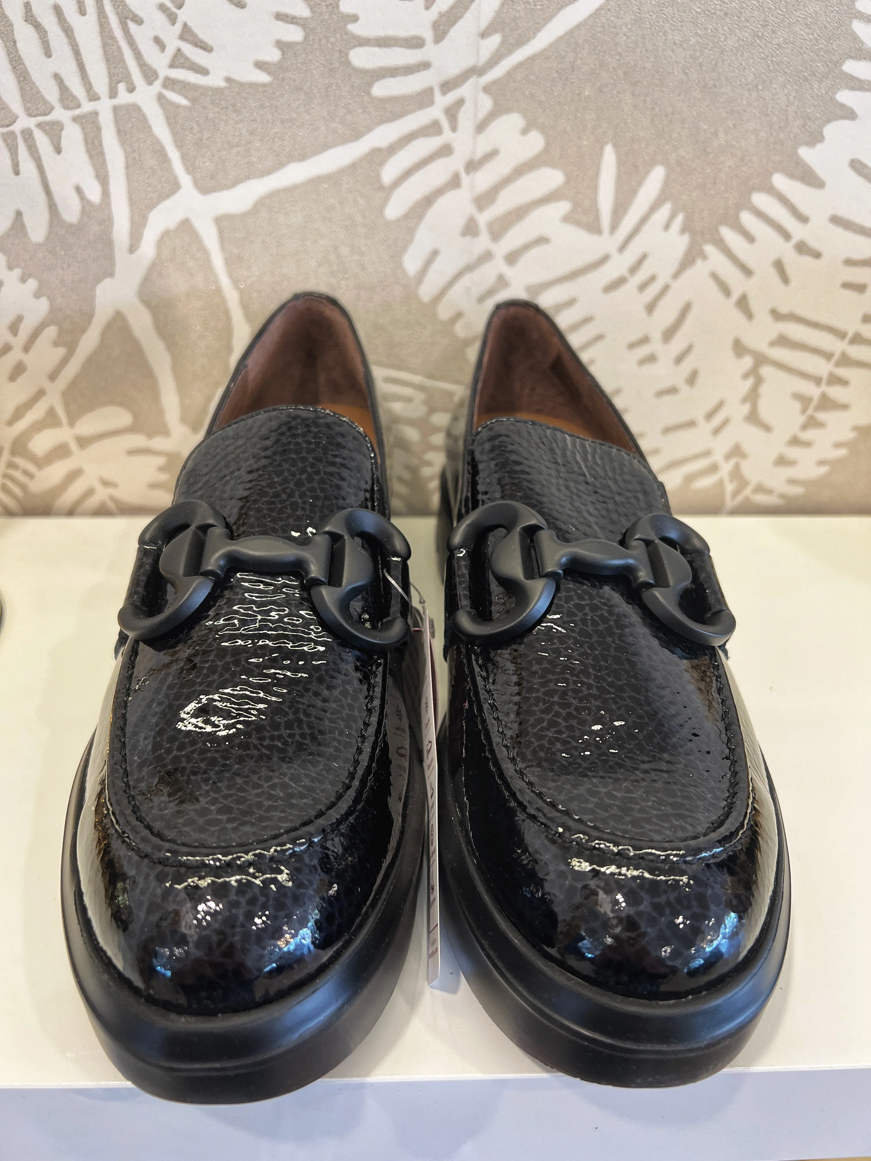 Wonders Mia black patent loafer