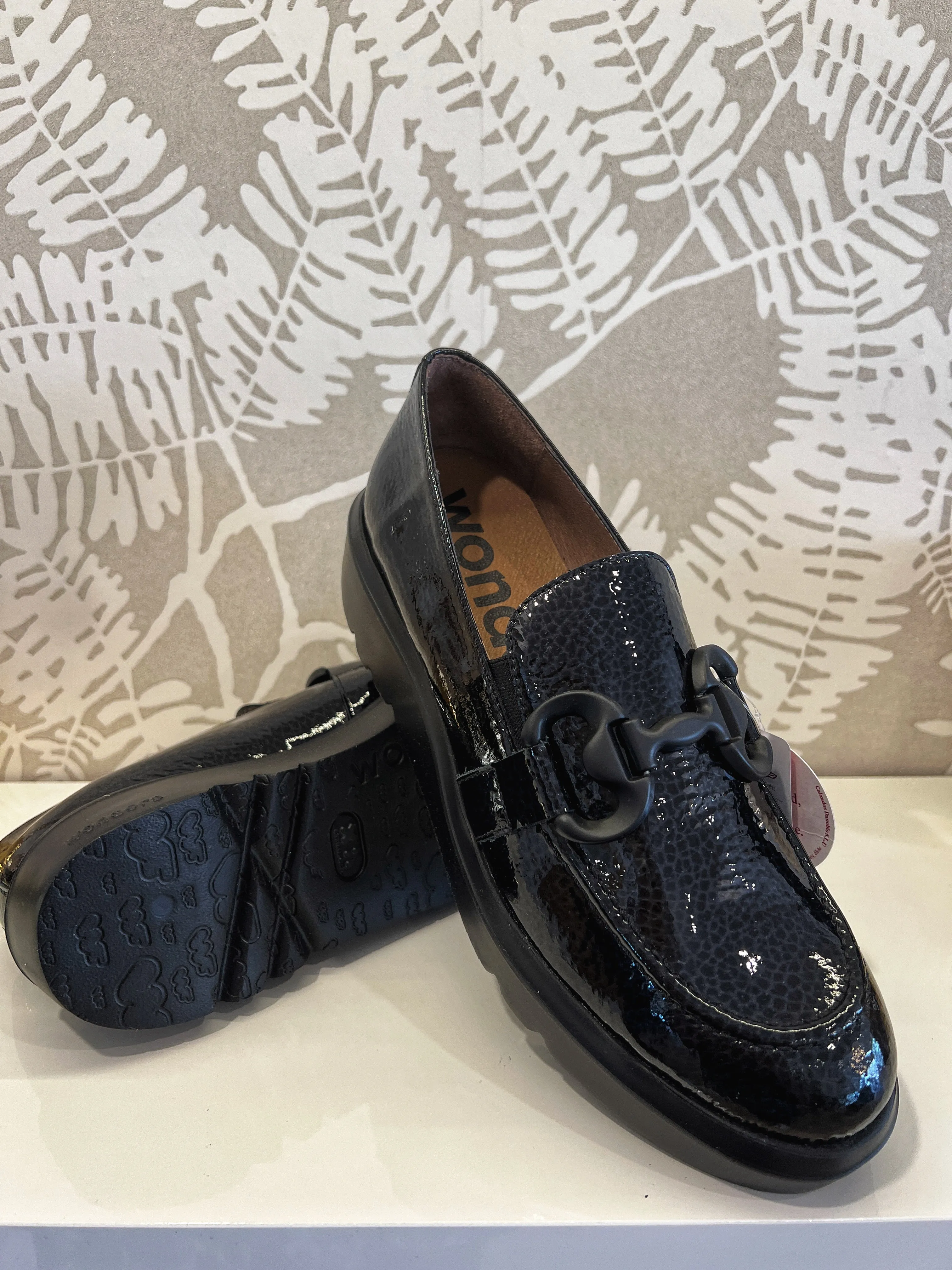 Wonders Mia black patent loafer